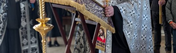 17 апреля в нашем храме была отслужена утреня Великой Пятницы.