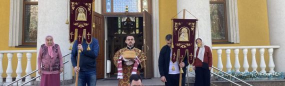 21 апреля, в Понедельник Светлой Седмицы в нашем храме была отслужена Божественная Литургия.