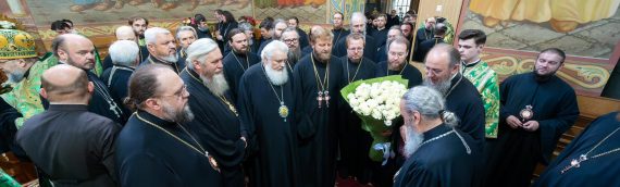 В канун дня памяти прп. Онуфрия Великого благочинный Оболонского благочиния принял участие в торжественном вечернем Богослужении.