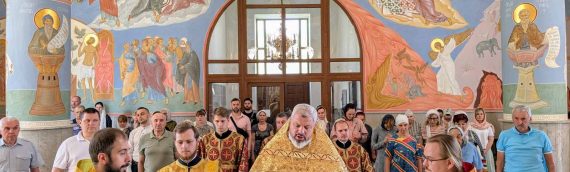 12 июля, в день памяти святых славных и всехвальных первоверховных апостолов Петра и Павла в нашем храме состоялось праздничное Богослужение.