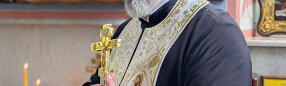 24 августа, в неделю 11-ю по Пятидесятницы, в день памяти прп. Иоанна Затворника, Святогорского чудотворца, в нашем храме состоялось праздничное воскресное Богослужение.