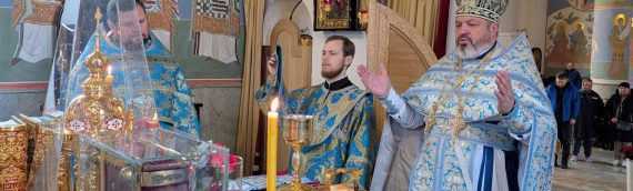 14 октября, в праздник Покрова Пресвятой Владычицы нашей Богородицы и Приснодевы Марии, в нашем храме была совершена торжественная Божественная Литургия.