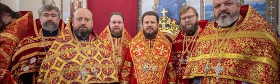 Благочинный Оболонского благочиния – прот. Владимир Терещук принял молитвенное участие в Праздничном Богослужении по случаю дня Ангела Управляющего Хмельницкой епархией – митрополита Виктора.