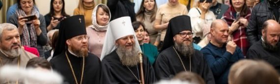 Благочинный Оболонского благочиния – прот. Владимир Терещук, принял молитвенное участие в праздничном Богослужении в одном из храмов столицы.