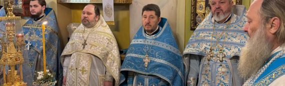 08 января, в праздник Собора Пресвятой Богородицы, благочинный Оболонского благочиния принял молитвенное участие в одном из храмов благочиния.