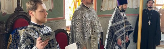 В канун четверга 5 седмицы Великого поста совершается утреня Четвертка Великого канона с чтением Великого покаянного канона преподобного Андрея Критского и жития преподобной Марии Египетской.